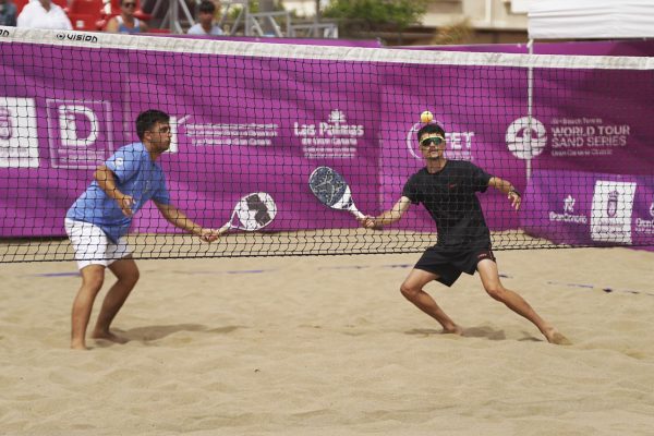 Las Canteras ya respira el mejor tenis playa del mundo